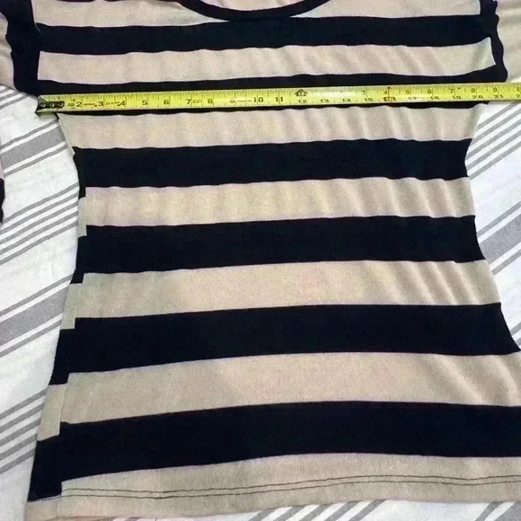 Tea n Rose brand Navy and Tan striped knitted top size medium crewneck - Picture 4 of 6